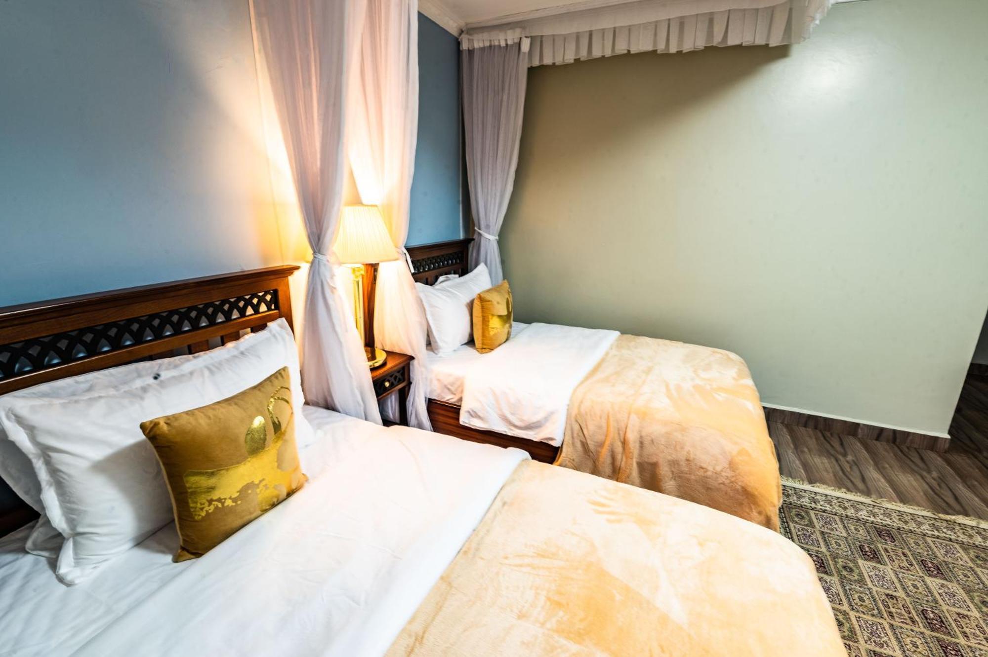 Homestay Teresita Karen-giraffe Site Nairobi
