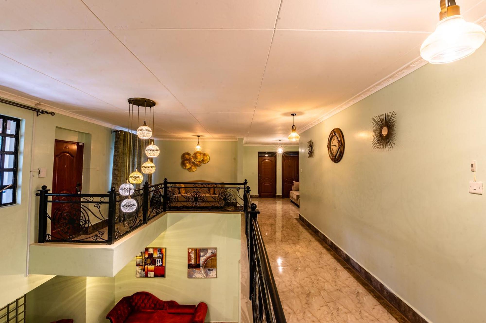 Teresita Karen-giraffe Site Homestay