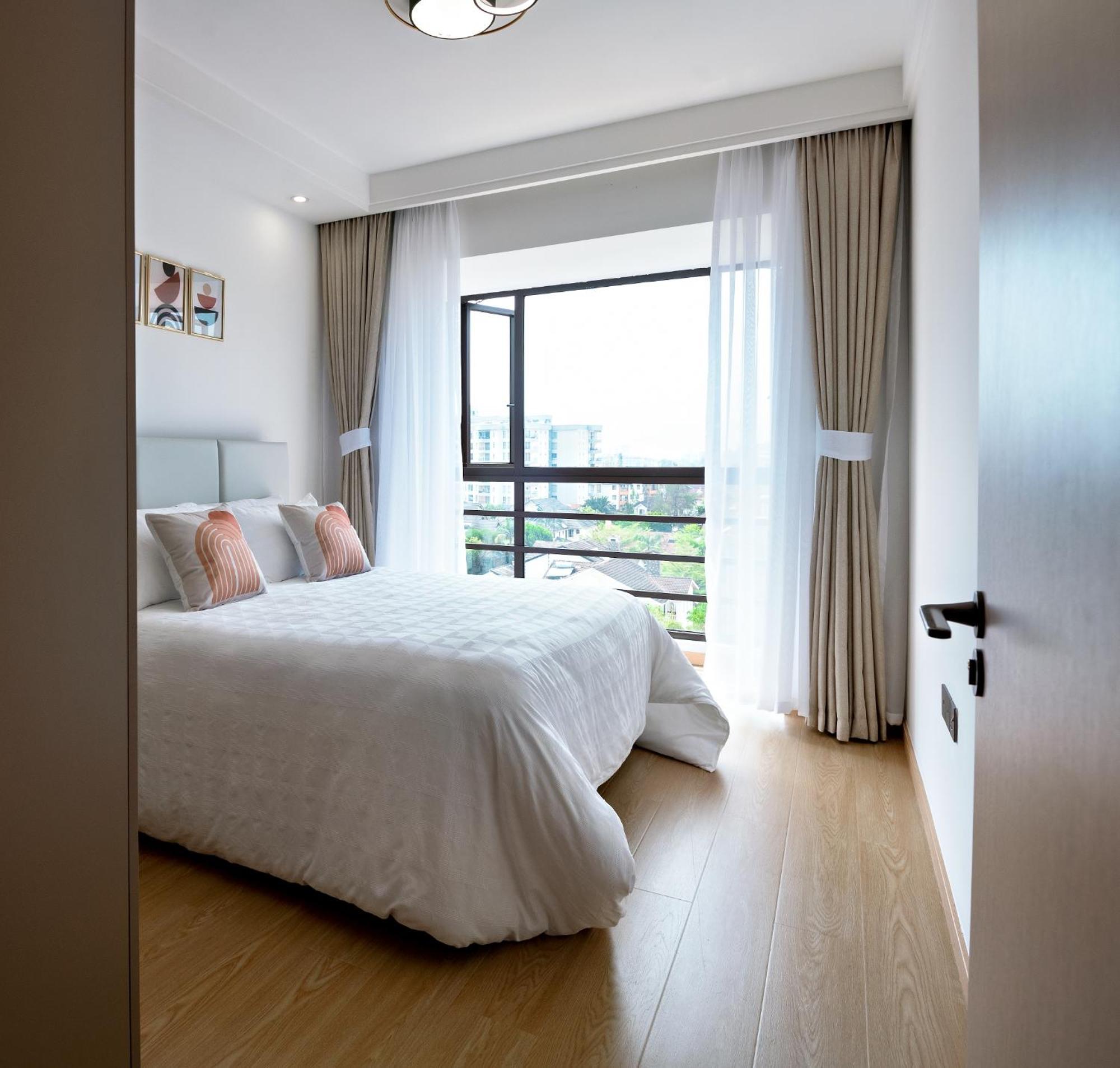 Chic, Kileleshwa, 1 Bedroomed With Gym And Heated Pool Apartment *