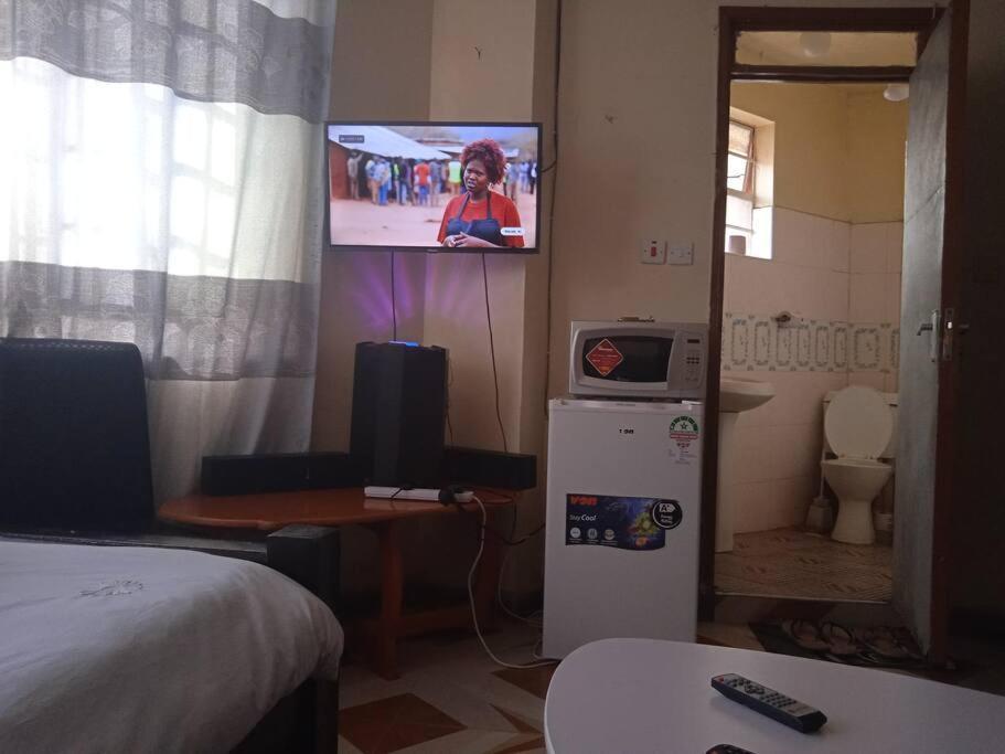 At Roybahn Heights Trm Gate H Apartment