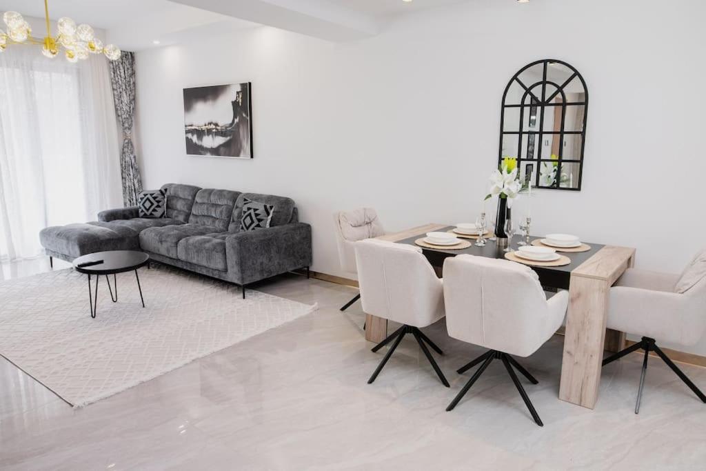 Apartment At Leshwa House