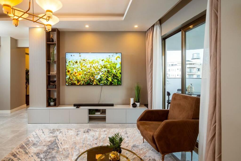 Modern 3 Bed With Pool, Kileleshwa Apartment