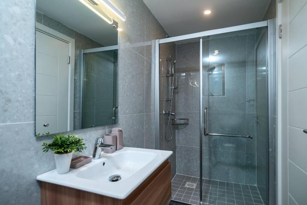 Modern 3 Bed With Pool, Kileleshwa