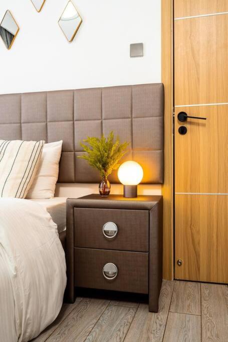 Modern 2-bed With Pool ,yaya Centre Apartment