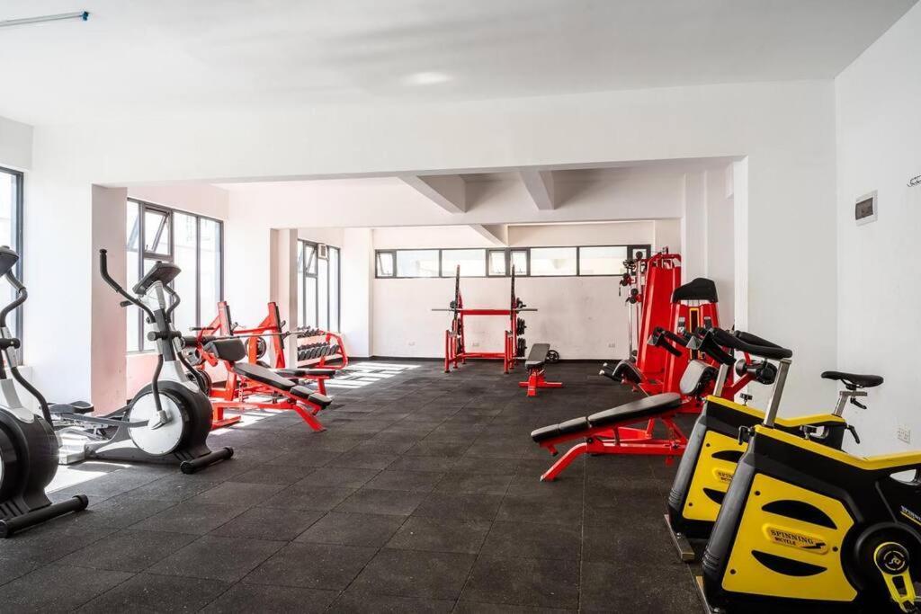 Modern 2-bed With Pool ,yaya Centre Nairobi