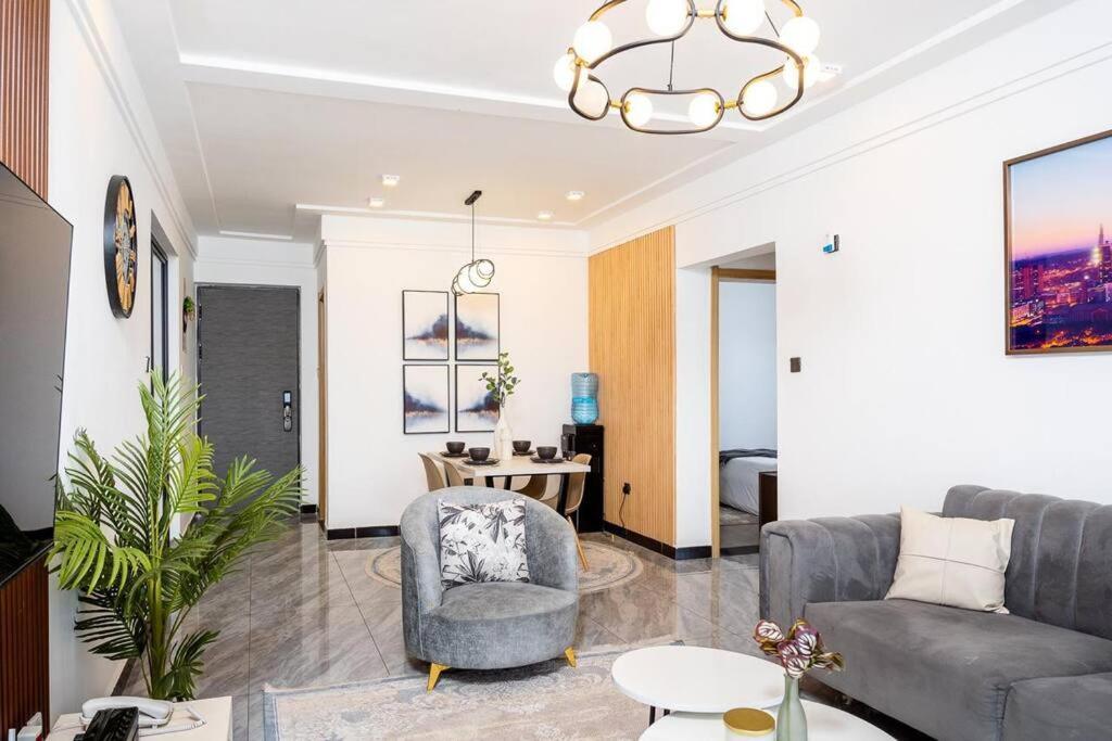 Modern 2-bed With Pool ,yaya Centre