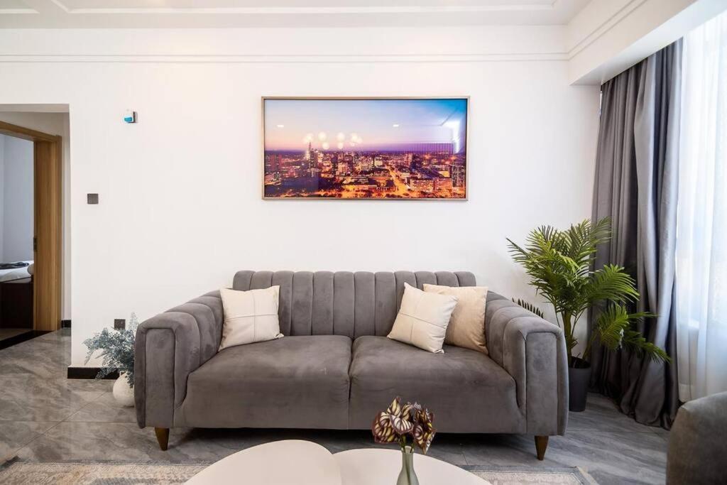 Modern 2-bed With Pool ,yaya Centre Apartment Nairobi