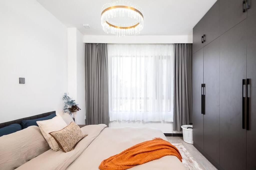 Apartment Modern 2-bed With Pool ,yaya Centre