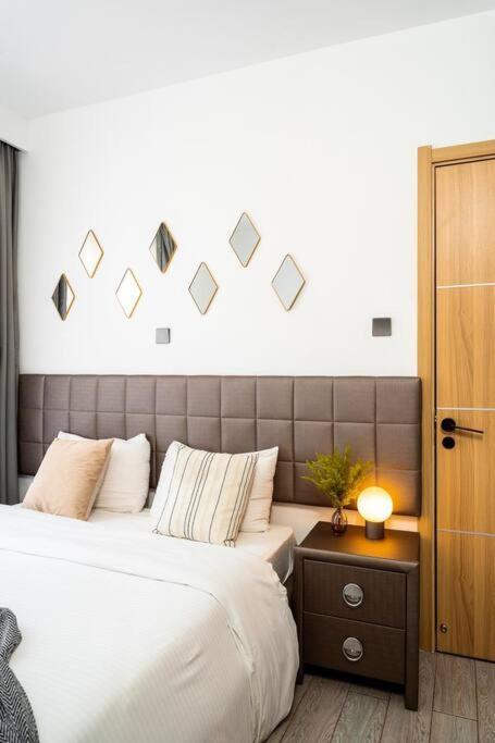 Modern 2-bed With Pool ,yaya Centre Apartment Nairobi