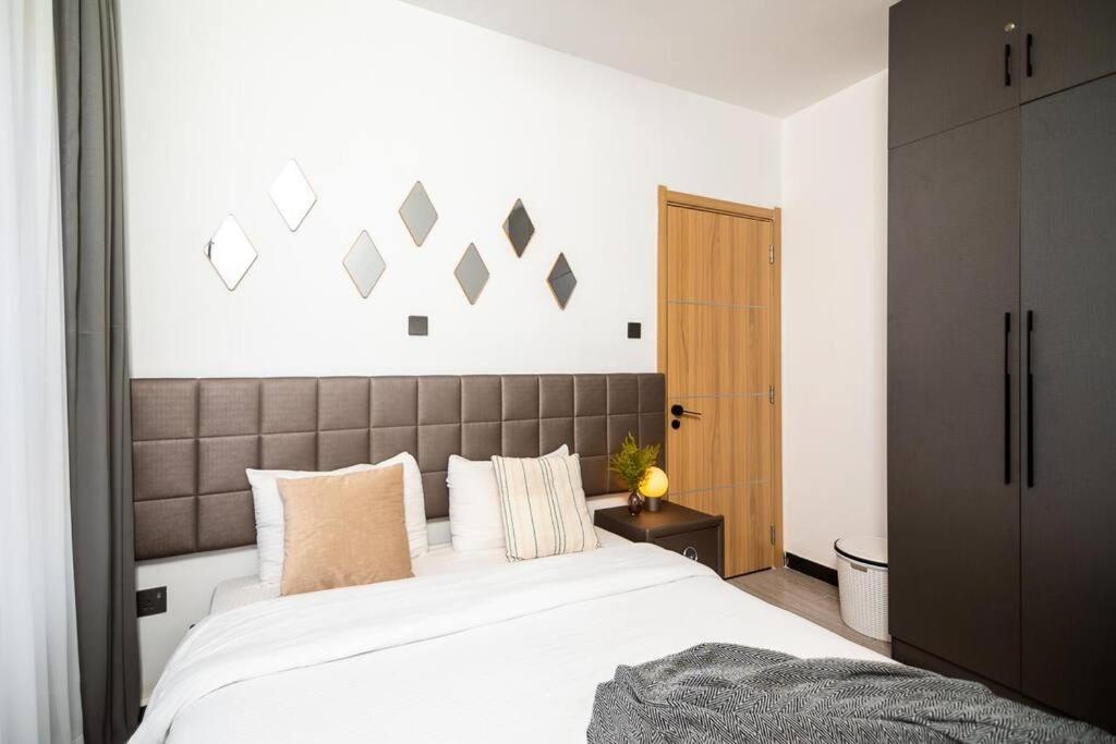 Modern 2-bed With Pool ,yaya Centre Apartment Nairobi