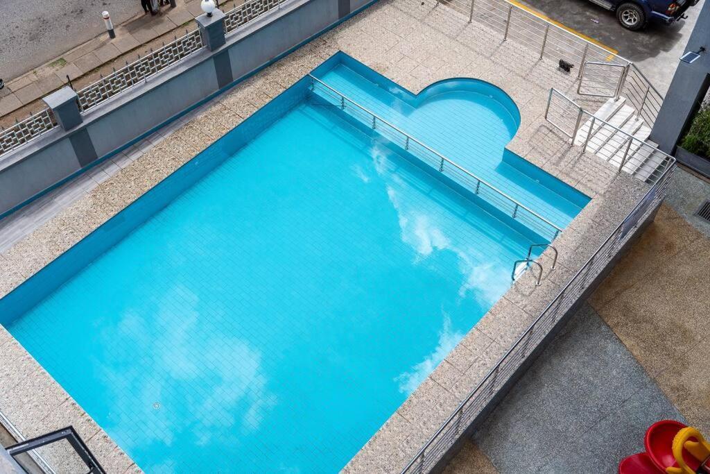 Modern 2-bed With Pool ,yaya Centre *