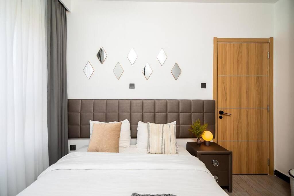 Modern 2-bed With Pool ,yaya Centre *