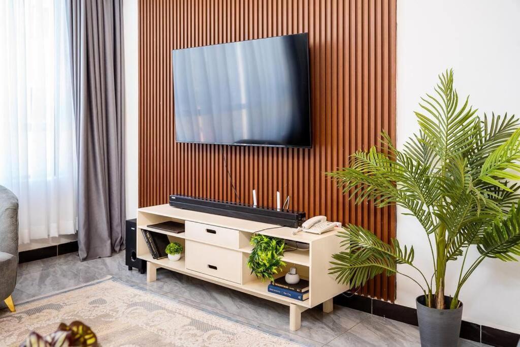 Modern 2-bed With Pool ,yaya Centre Nairobi