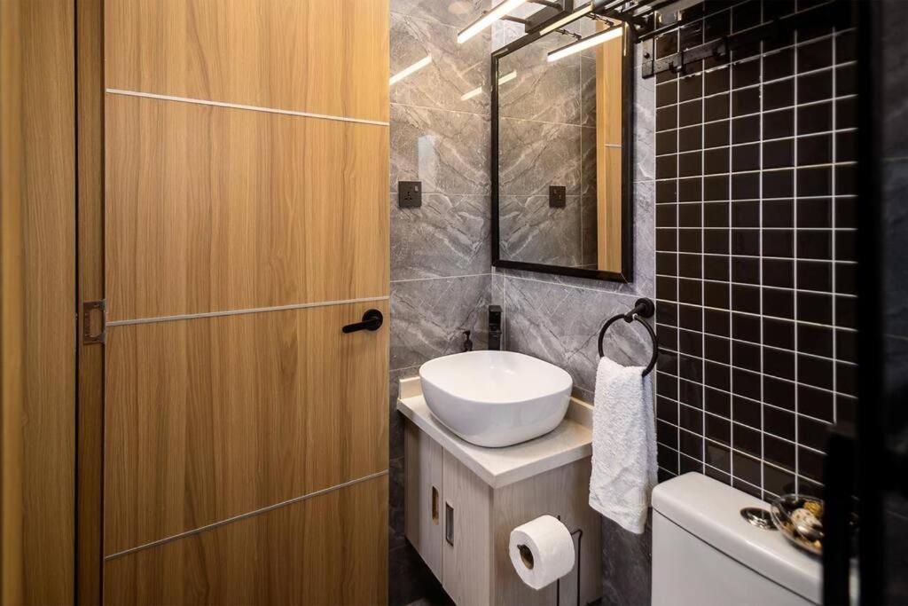 Modern 2-bed With Pool ,yaya Centre