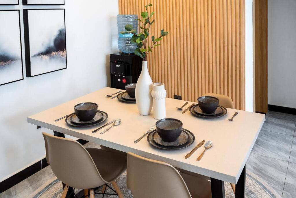 Modern 2-bed With Pool ,yaya Centre