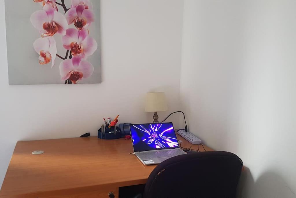 Apartment 1 Bedroom Gretchen Leafy Home-with View & Sunset, Gym, Parking, Wifi, Hairdryer, Washing Machine *