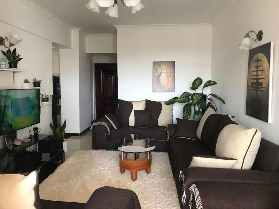 1 Bedroom Gretchen Leafy Home-with View & Sunset, Gym, Parking, Wifi, Hairdryer, Washing Machine * Nairobi
