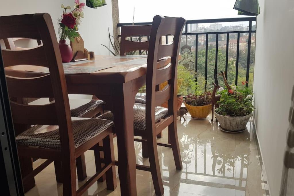 1 Bedroom Gretchen Leafy Home-with View & Sunset, Gym, Parking, Wifi, Hairdryer, Washing Machine Apartment *