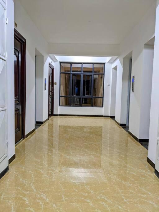 Comfortable Fully-equipped With Free Wifi, Gym & Amazing Rooftop Views *