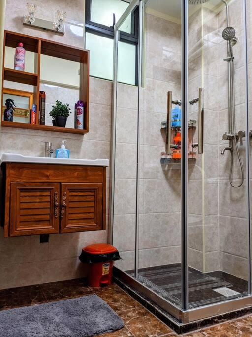 Apartment Comfortable Fully-equipped With Free Wifi, Gym & Amazing Rooftop Views *