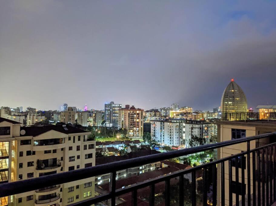 Comfortable Fully-equipped With Free Wifi, Gym & Amazing Rooftop Views Apartment