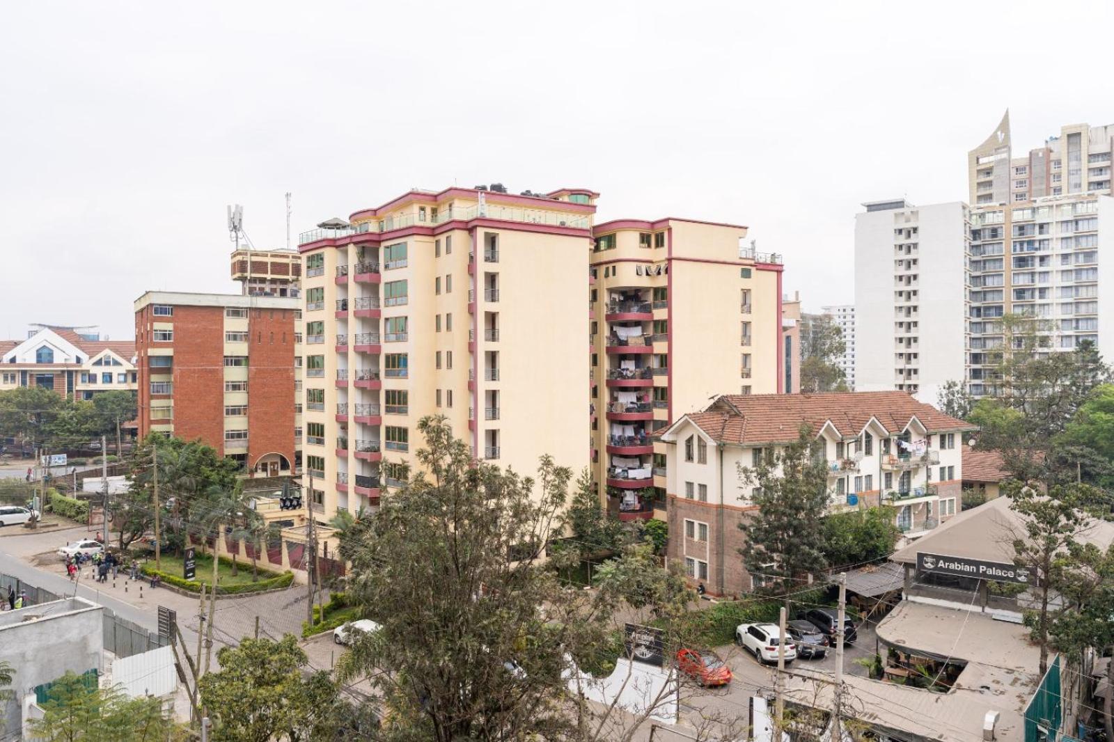 1 Bed And Exta Bedroom At Kilimani Yaya Centre-nairobi