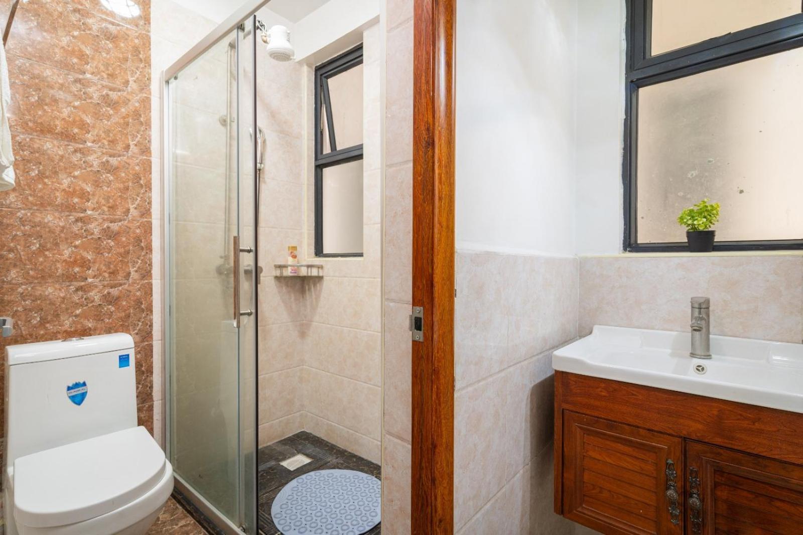 1 Bed And Exta Bedroom At Kilimani Yaya Centre-nairobi *