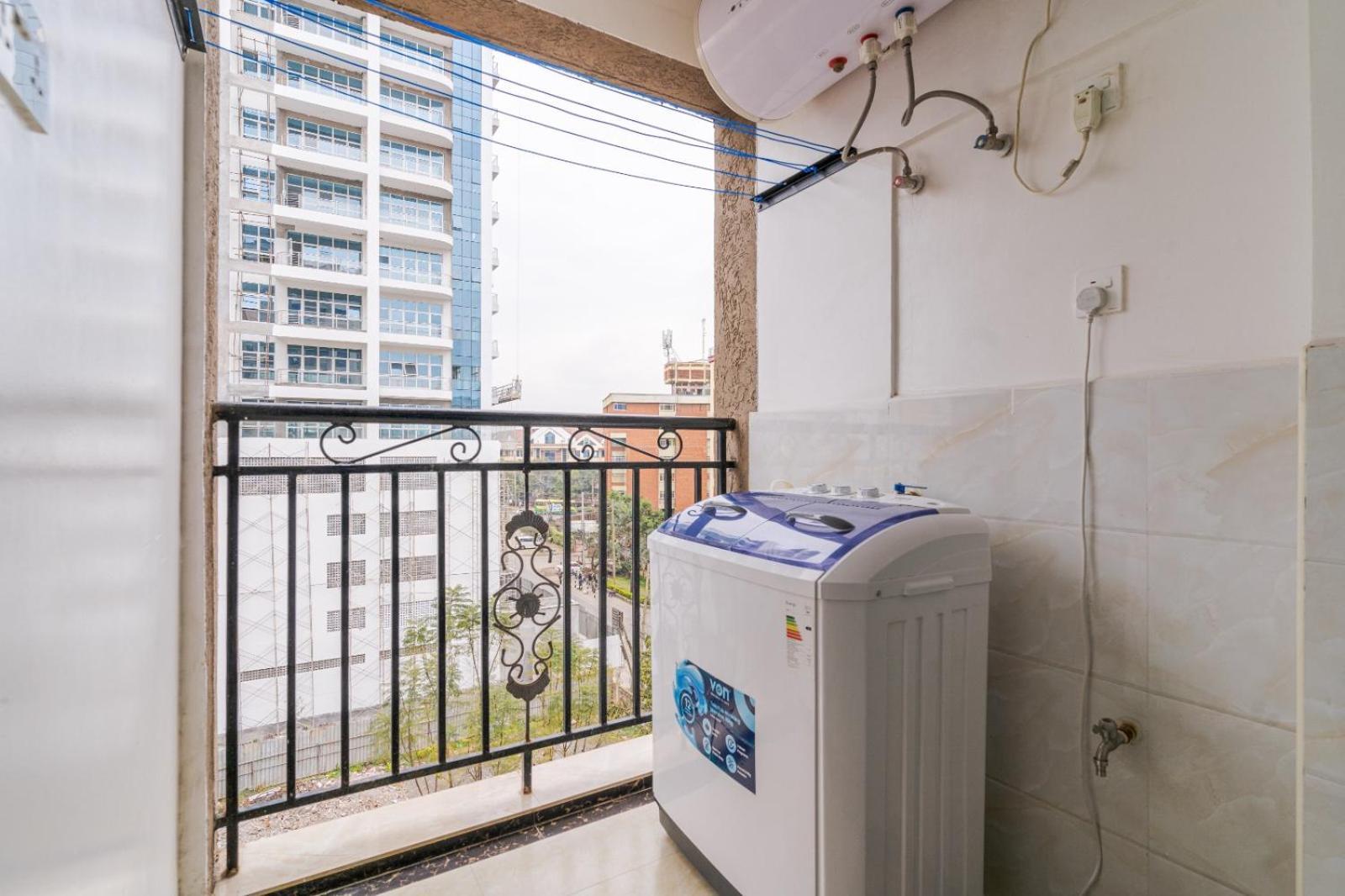 1 Bed And Exta Bedroom At Kilimani Yaya Centre-nairobi *