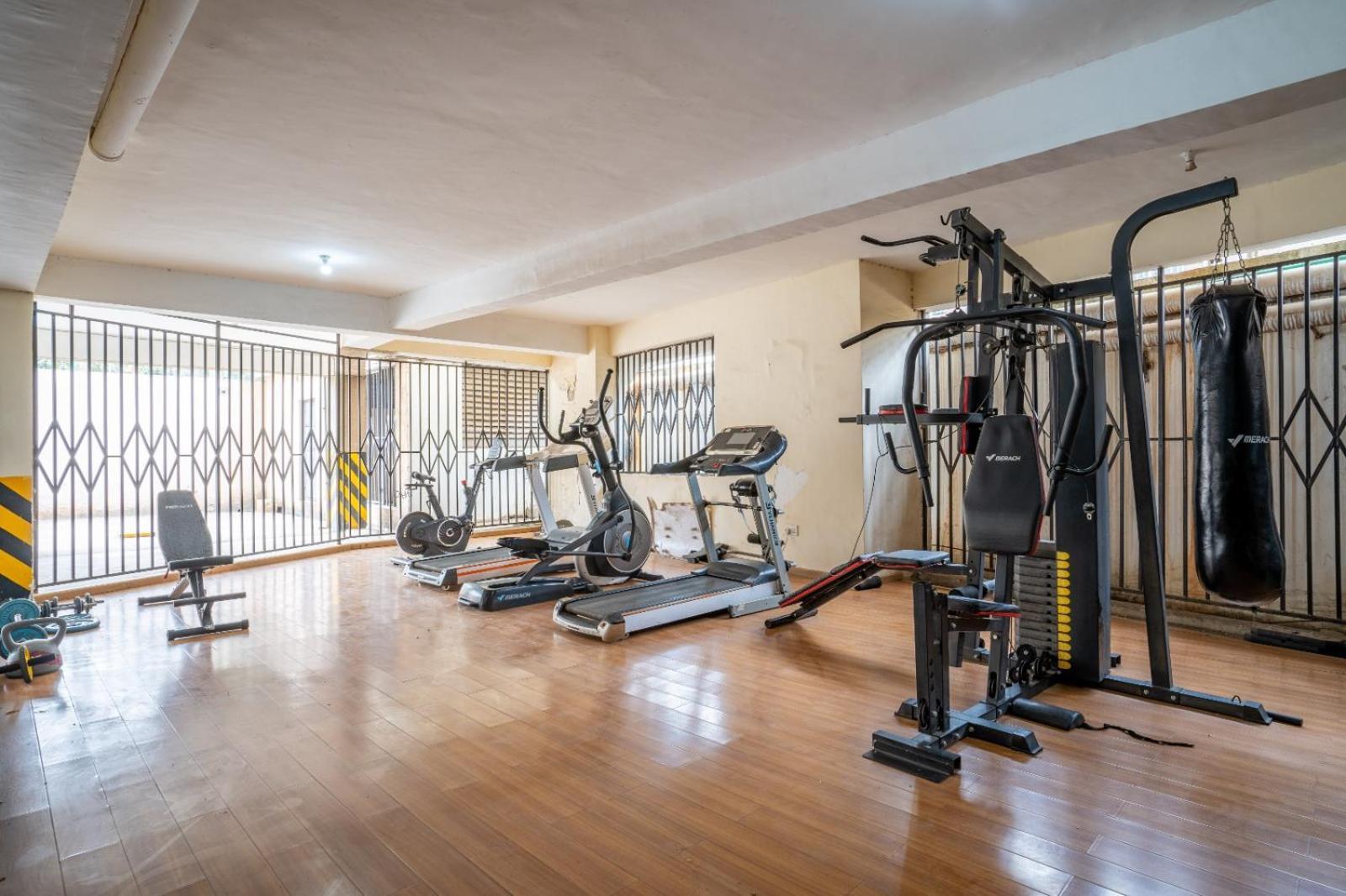 1 Bed And Exta Bedroom At Kilimani Yaya Centre-nairobi Apartment *
