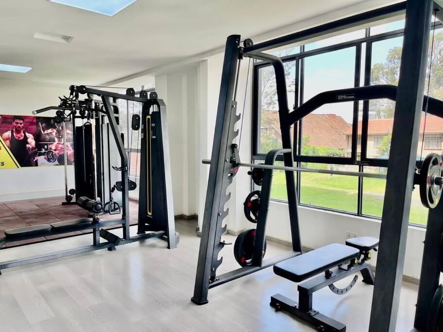 Luxe With Pool, Gym And Work Space Apartment Nairobi