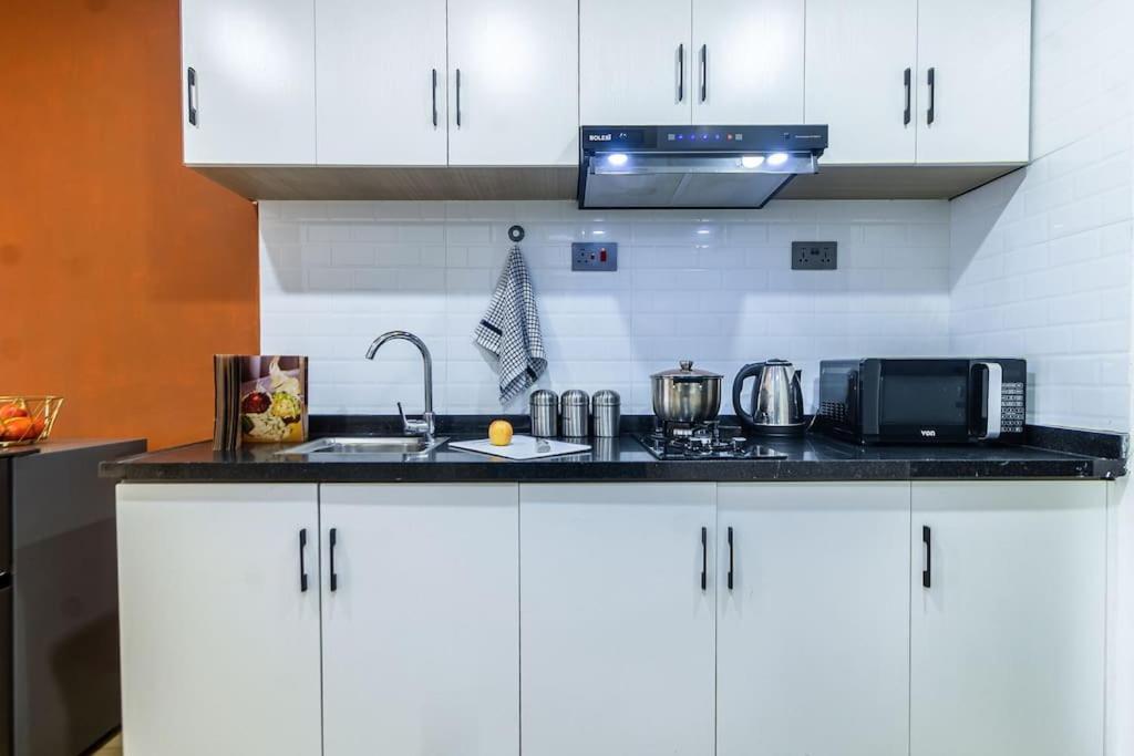 Apartment Luxe With Pool, Gym And Work Space Nairobi