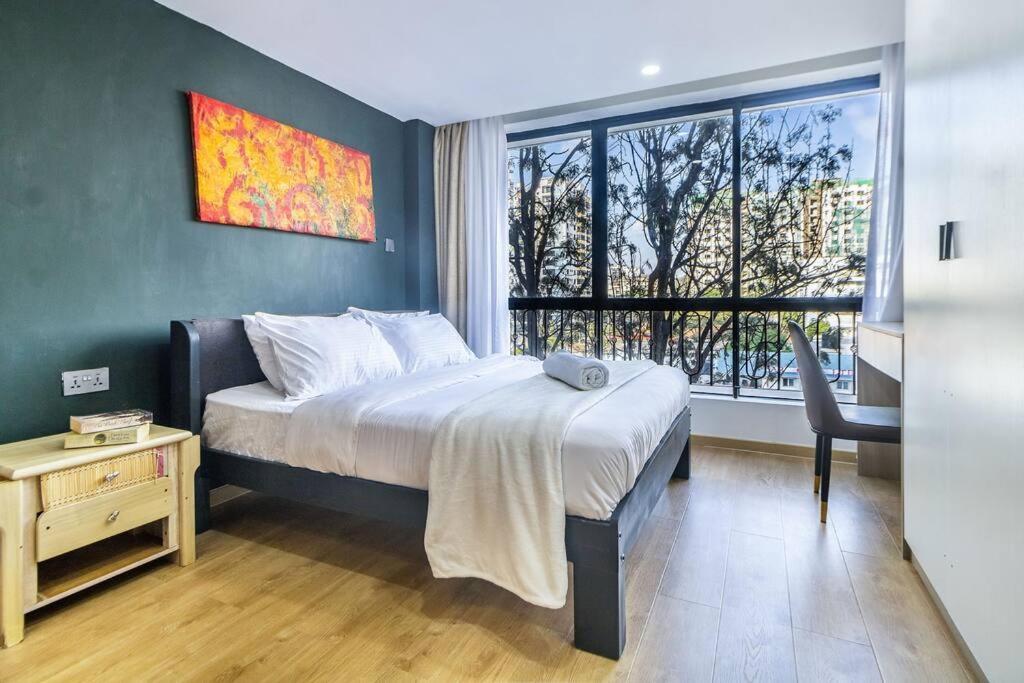 Luxe With Pool, Gym And Work Space