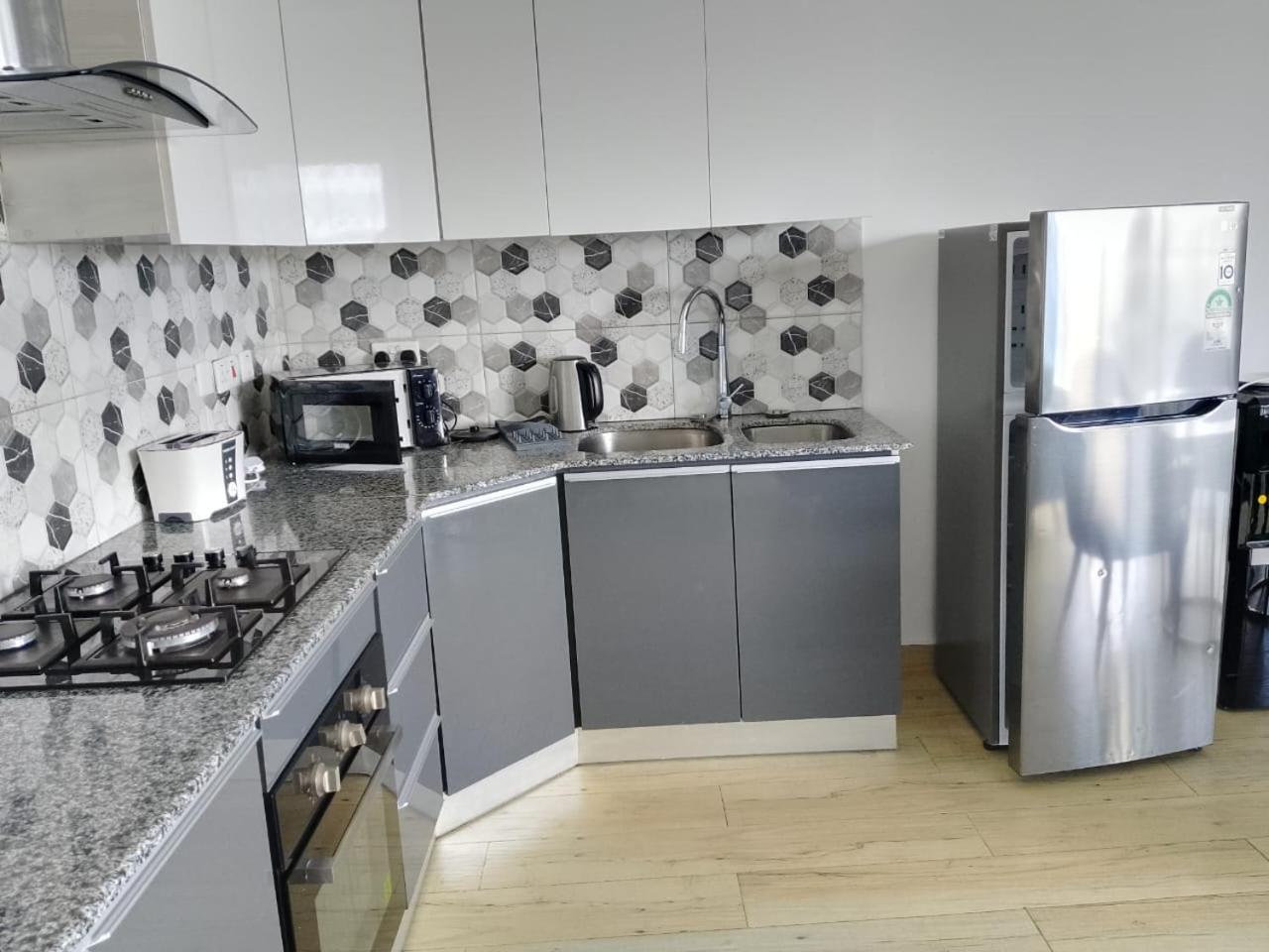 Ambra Heights Apartment *