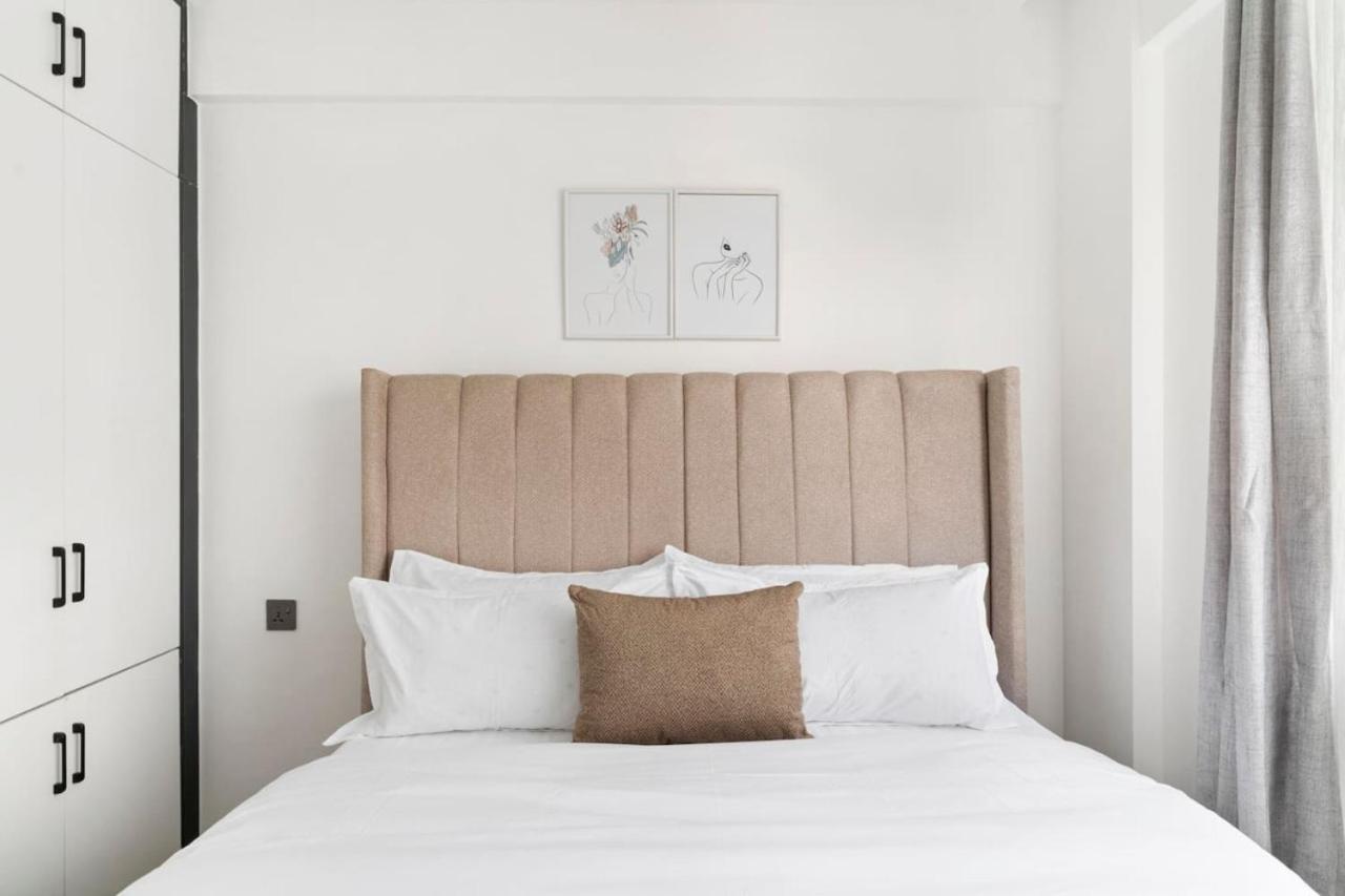 Stylish 2 Bedroom With King Bed, Gym, Children Playground And Panoramic Views Apartment