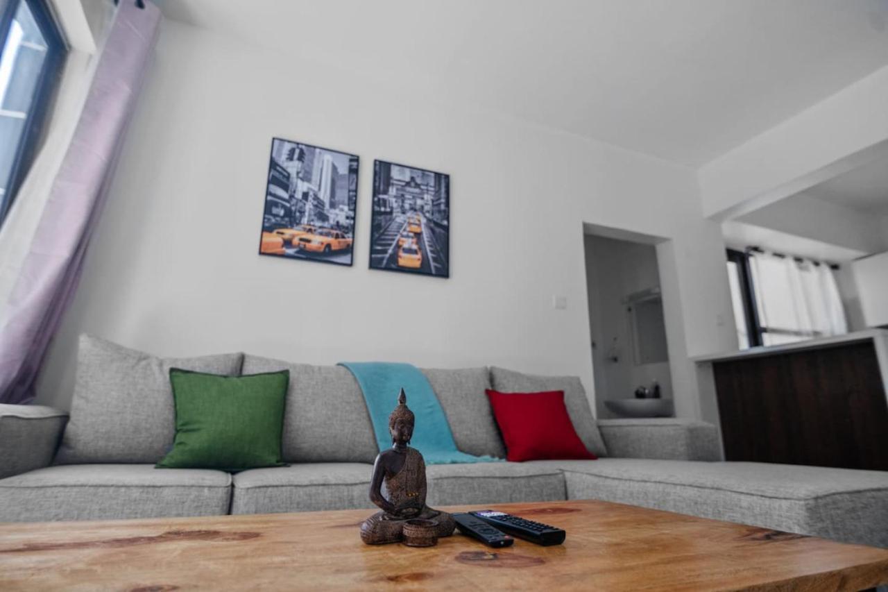 Stylish And Spacious 1bedroom With King Bed In Prime Location Apartment *