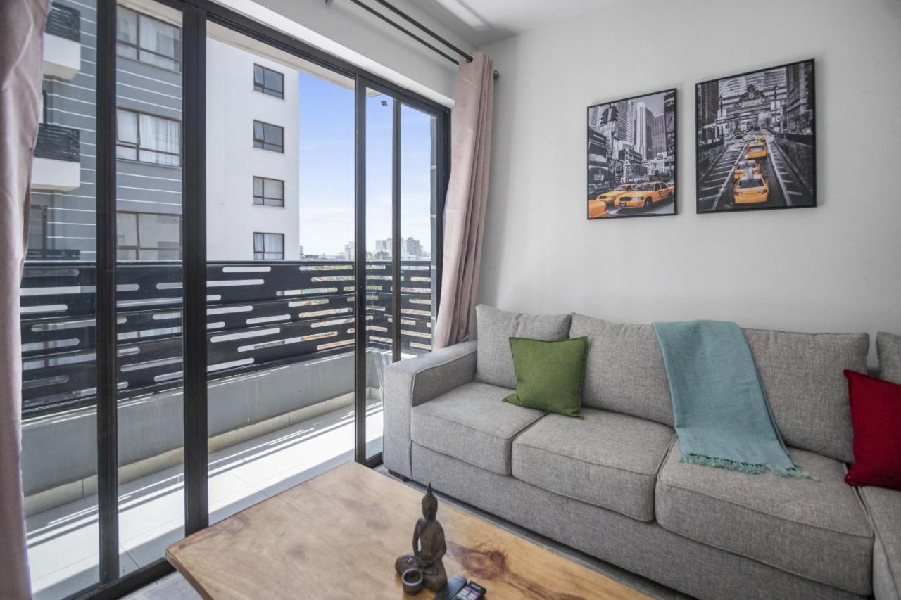 Stylish And Spacious 1bedroom With King Bed In Prime Location *