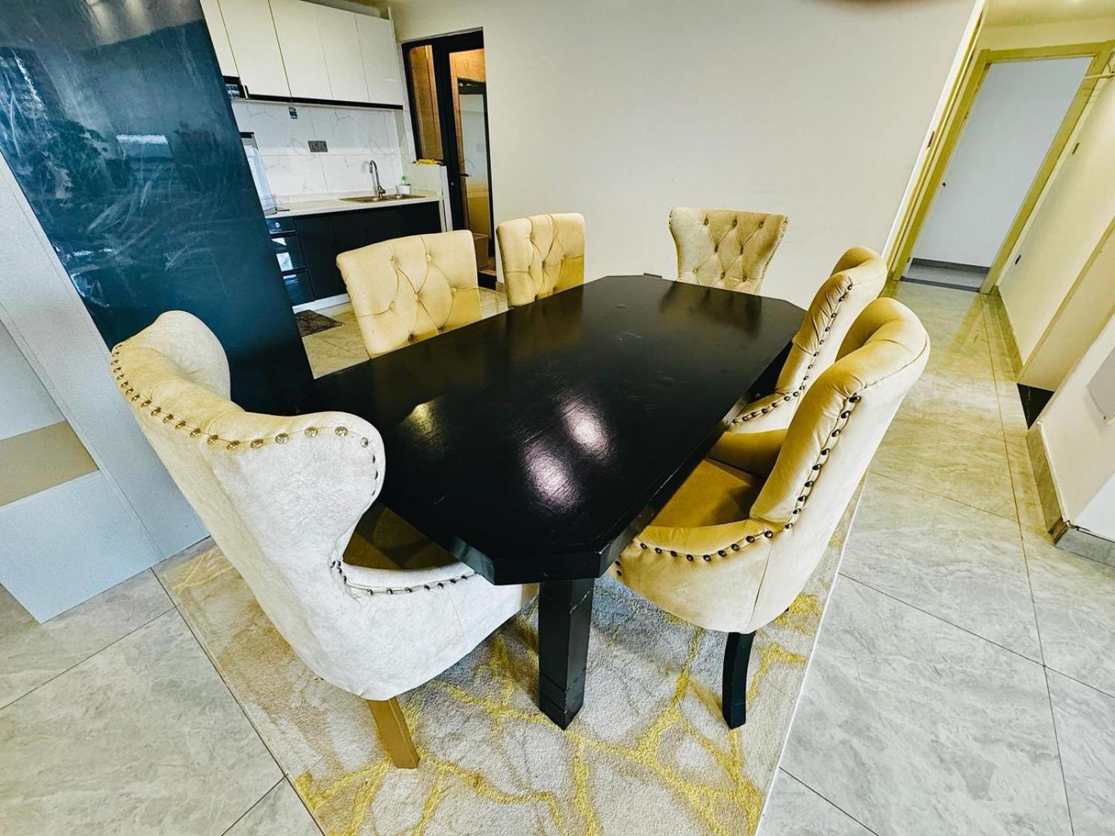 Perry West 3 Bedroom With Dsq Apartment *