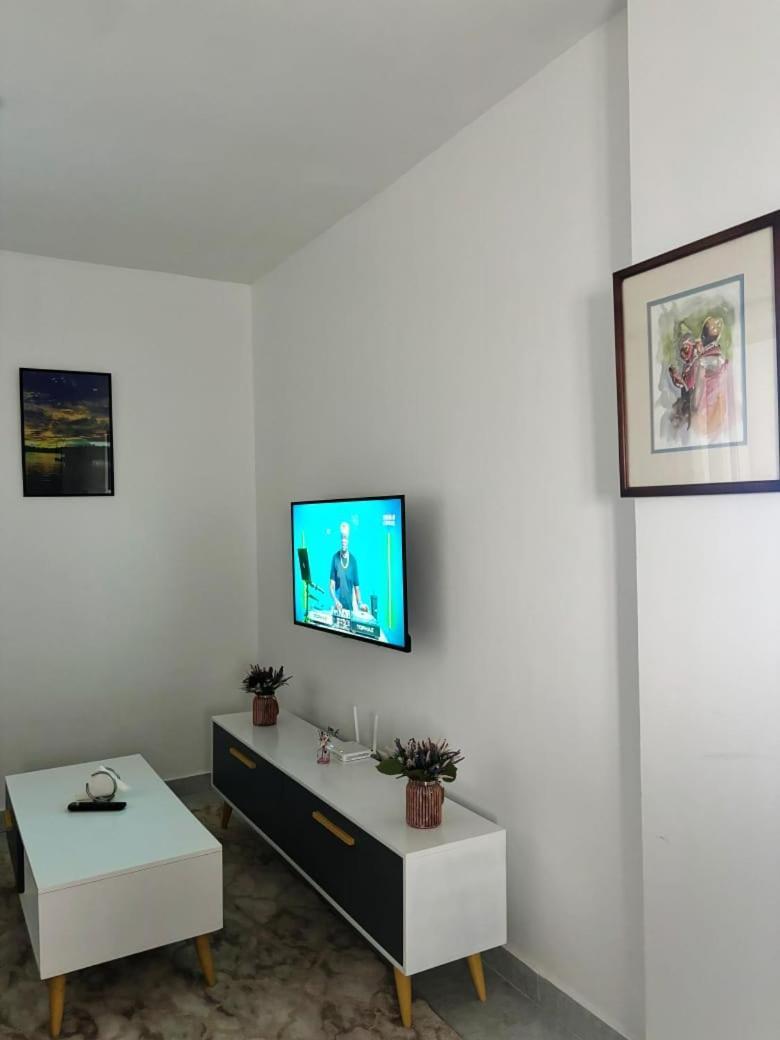 1 Bedroom With A Washing Machine Apartment *