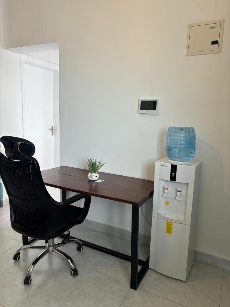 1 Bedroom With A Washing Machine *