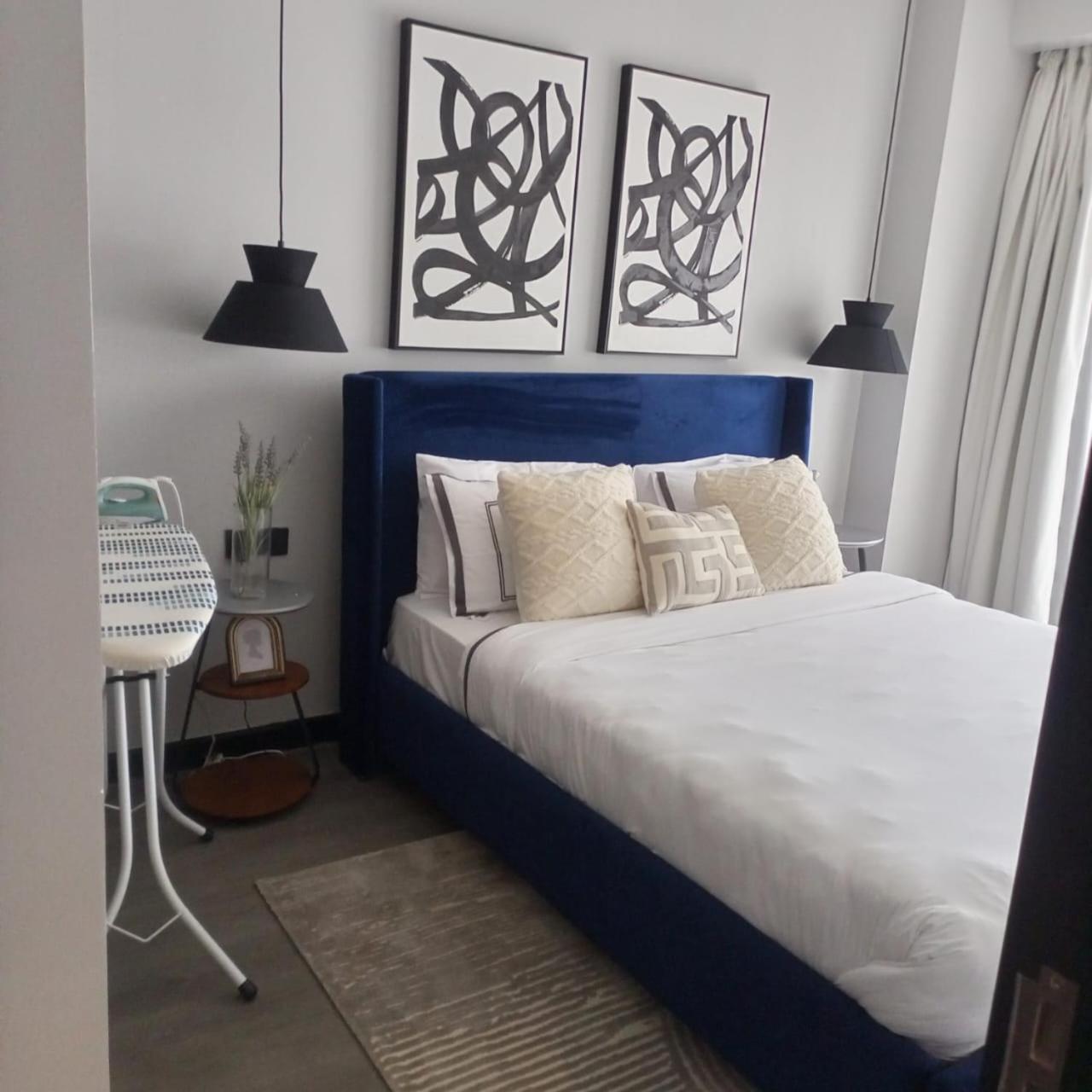 Escada Apartment1608 Castle