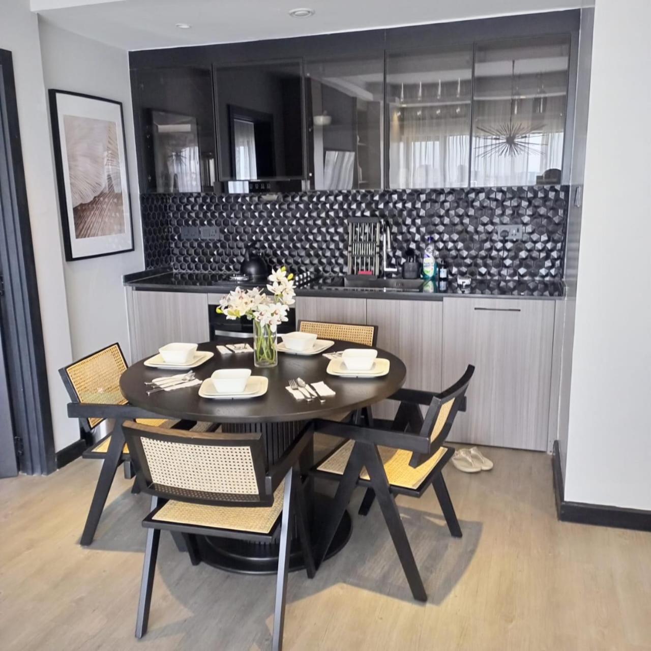 Escada Apartment1608 Castle *
