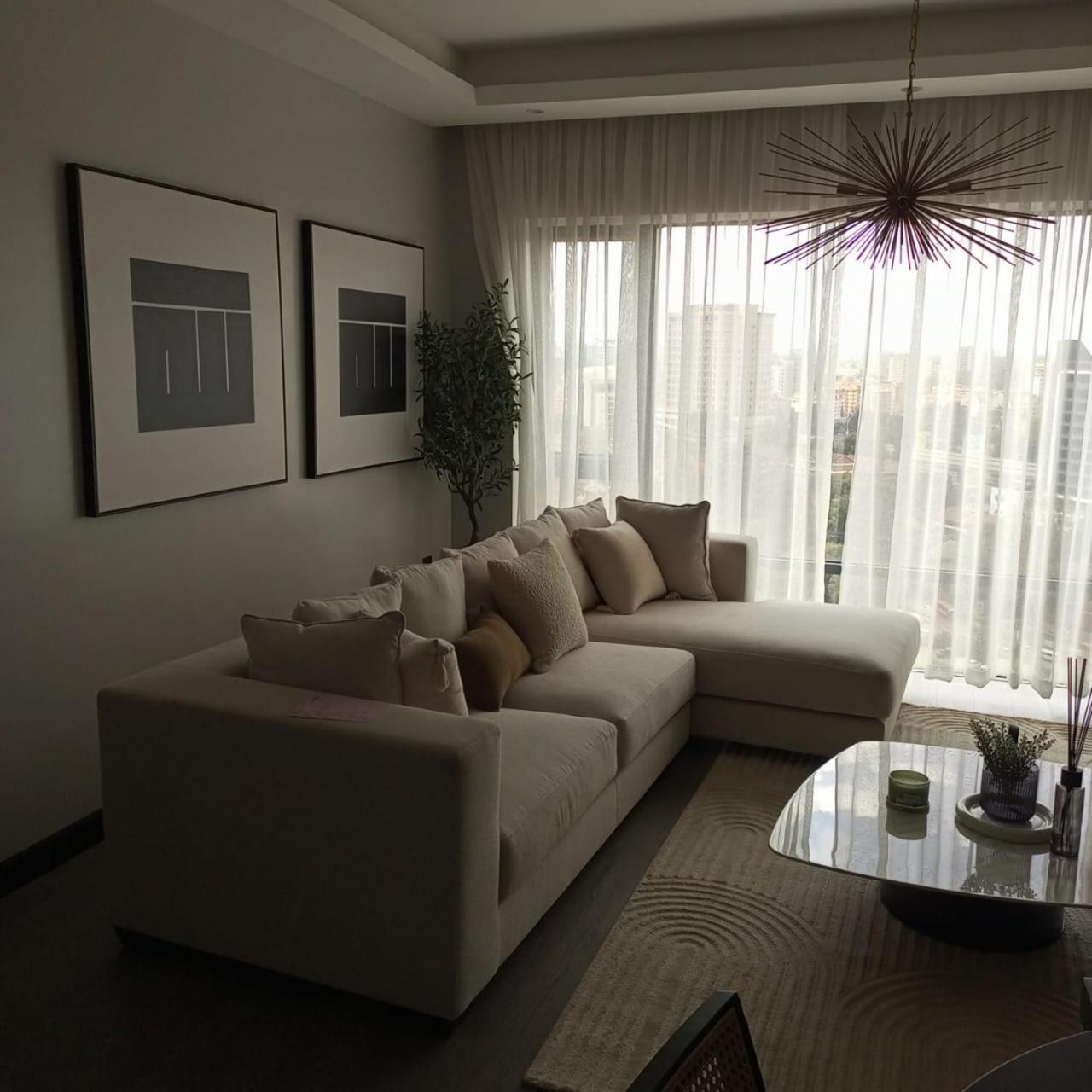 Escada Apartment1608 Castle Apartment
