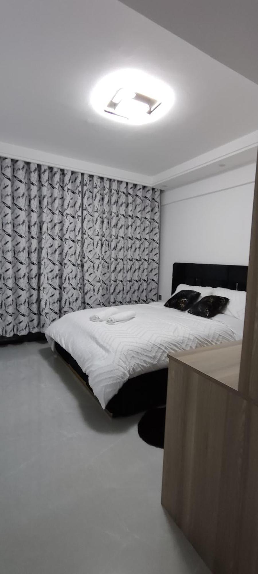 Royal Tranquil One Bedroom In Kilimani Apartment *