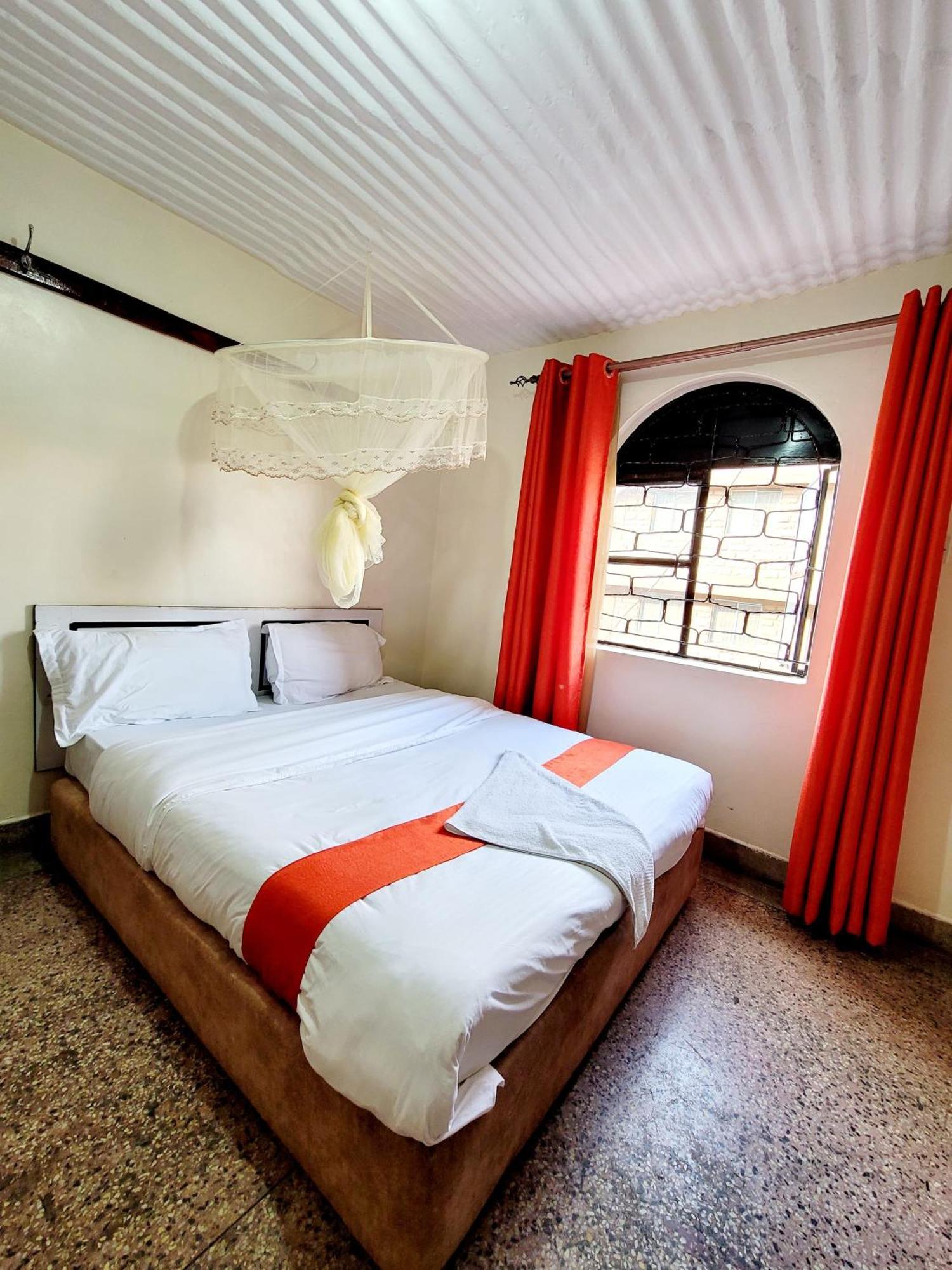 Hotel Space 2*