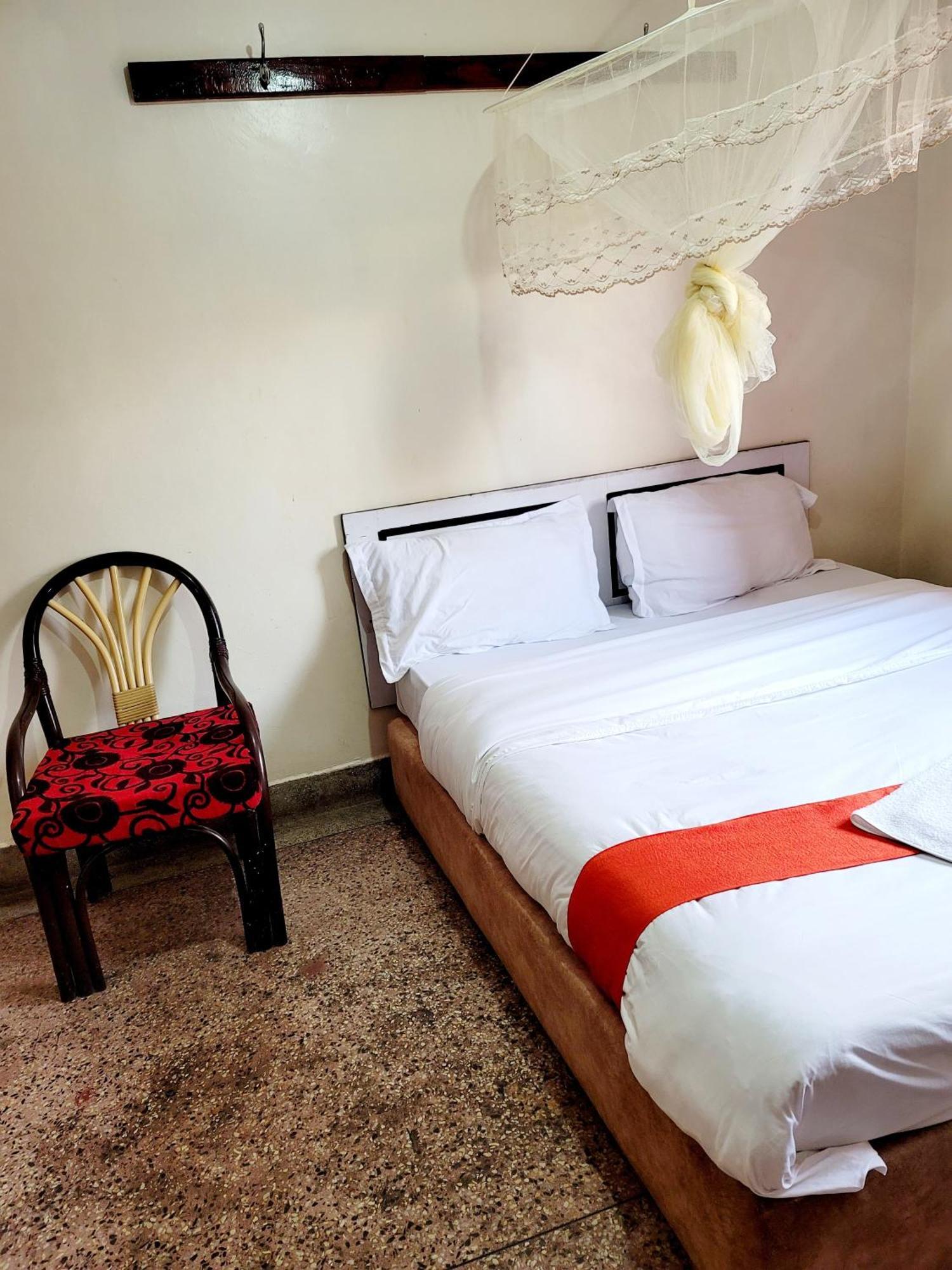 Hotel Space 2*