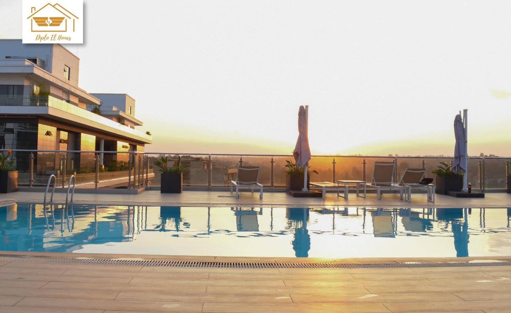Stunning Residential In Riverside Drive *
