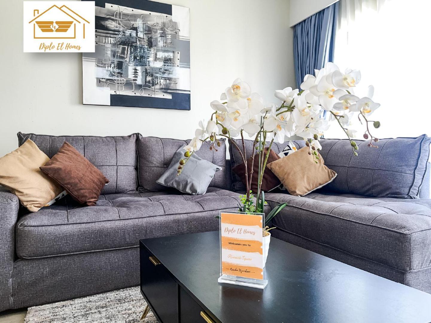 Stunning Residential In Riverside Drive *