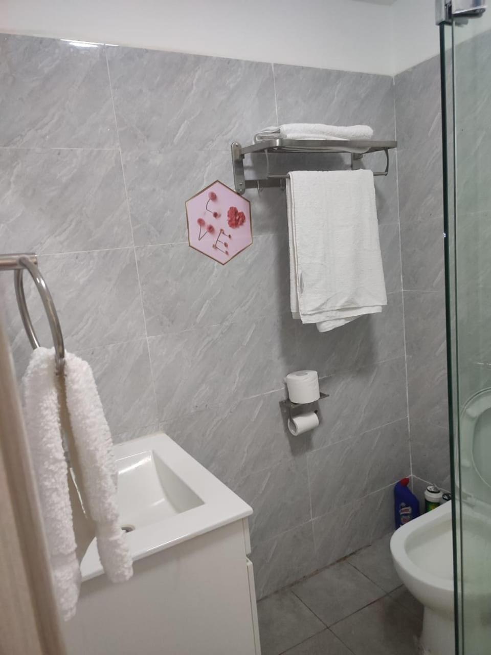 Super Kileleshwa With Gym,balcony & Netflix * Nairobi