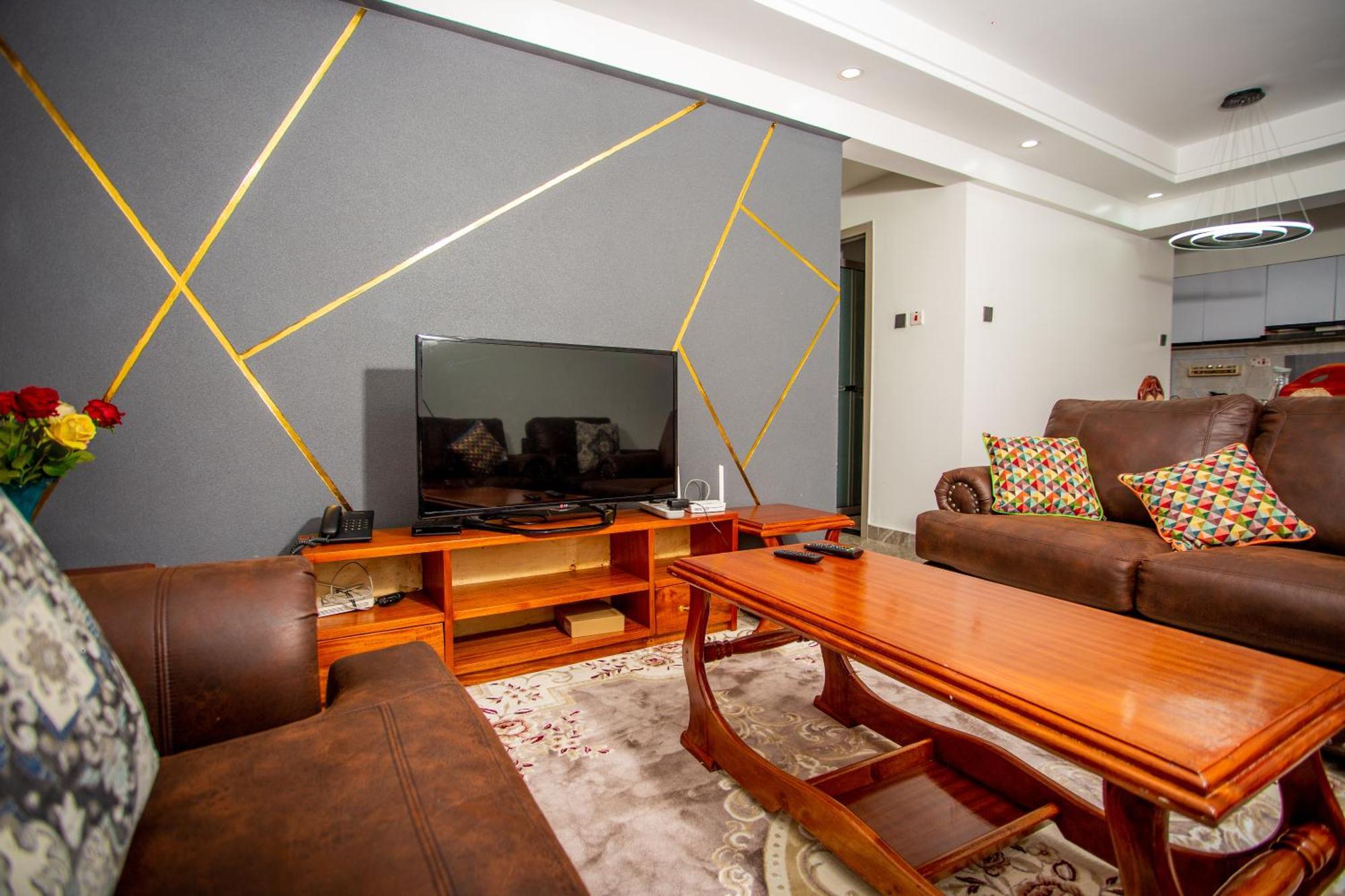 Clyde View Two Bedroom Easy Luxirious Kilimani Apartment *