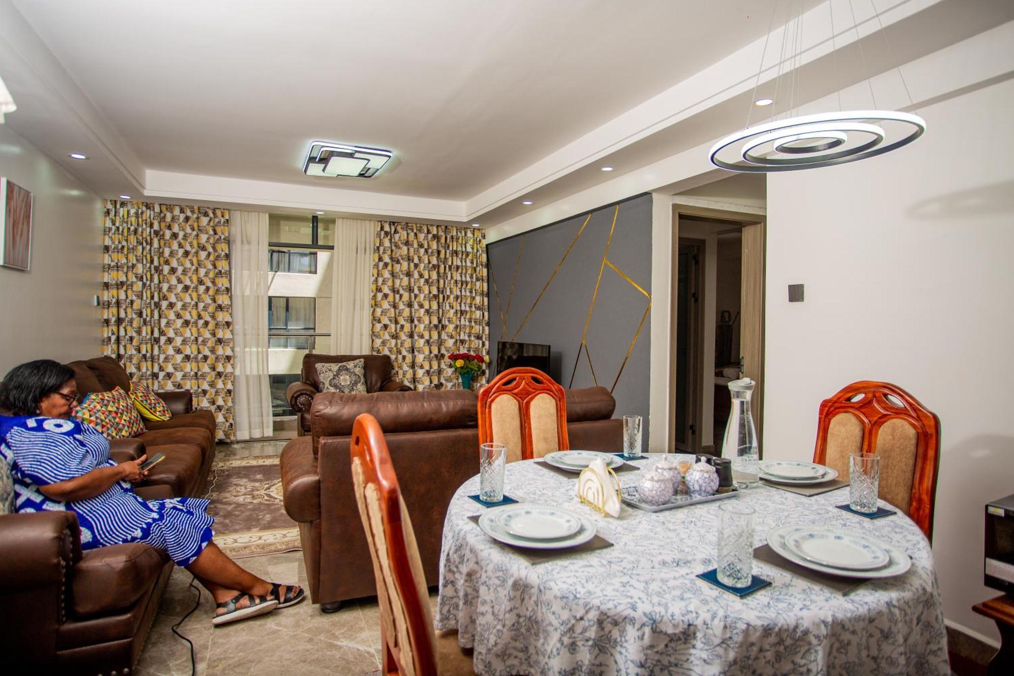 Clyde View Two Bedroom Easy Luxirious Kilimani Apartment *